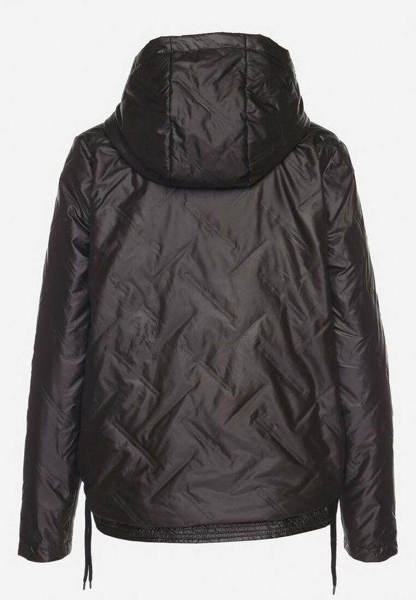 Born2be - Czarna Kurtka Pikowana z Odpinanym Kapturem i Ściągaczami po Bokach Nusarianis. Okazja: na co dzień, na spacer. Kolor: czarny. Materiał: jeans. Długość rękawa: długi rękaw. Długość: długie. Styl: casual, elegancki