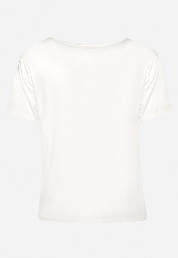 Born2be - Biała Bluzka z Krótkim Rękawem z Koronką Przy Dekolcie i Ozdobnymi Cyrkoniami Rissamara. Okazja: na co dzień. Kolekcja: plus size. Kolor: biały. Materiał: koronka. Długość rękawa: krótki rękaw. Długość: krótkie. Wzór: koronka. Styl: elegancki, casual