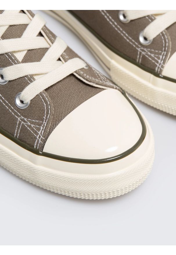 Big-Star - Trampki męskie wysokie khaki RR174618 303. Wysokość cholewki: przed kolano. Kolor: zielony. Materiał: materiał. Szerokość cholewki: normalna. Styl: elegancki