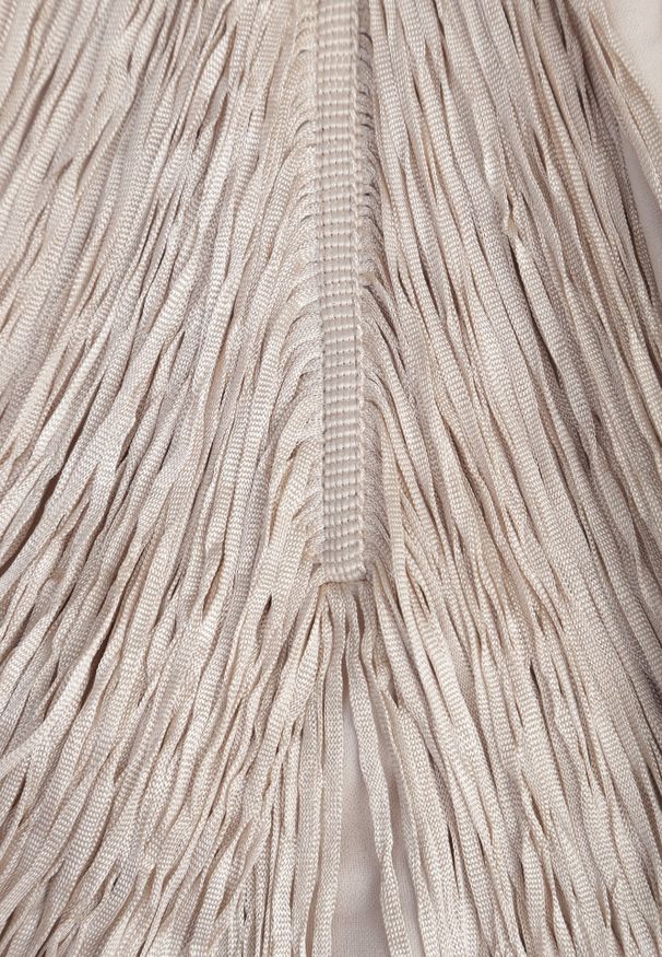 Renee - Beżowa Sukienka Wieczorowa na Ramiączkach z Ozdobnymi Frędzlami Glystarish. Kolor: beżowy. Długość rękawa: na ramiączkach. Styl: wizytowy. Długość: maxi