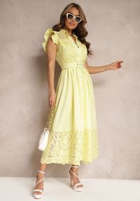 Renee - Żółta Koszulowa Sukienka z Ażurowym Zdobieniem i Paskiem z Prostokątną Klamrą Trika. Okazja: na co dzień. Kolor: żółty. Długość rękawa: krótki rękaw. Wzór: ażurowy, aplikacja. Typ sukienki: koszulowe. Styl: casual, klasyczny #2