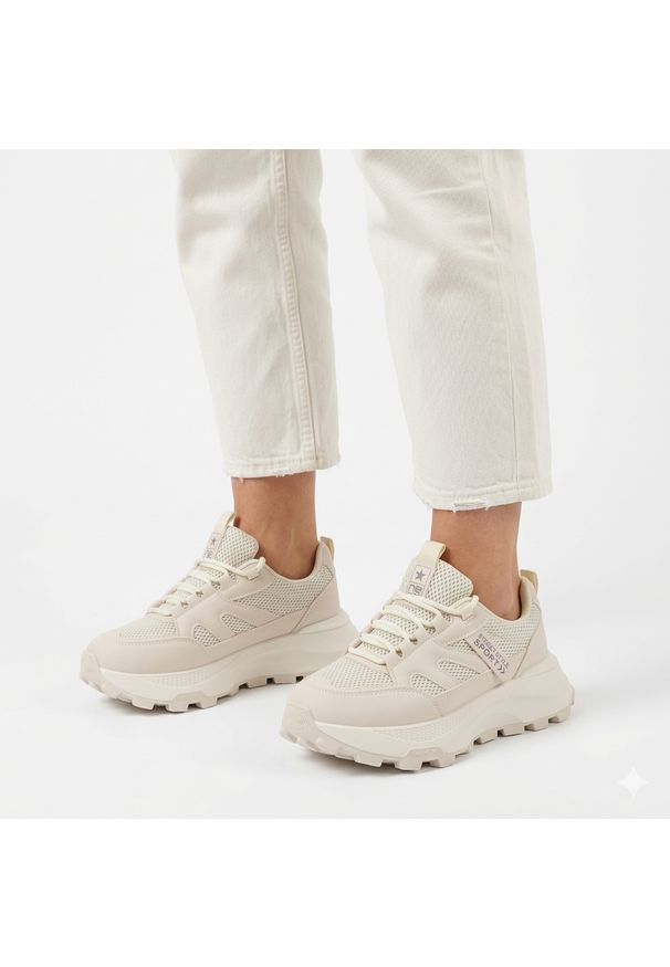 Sneakersy sportowe damskie na platformie beżowe NEWS 8511. Okazja: na co dzień. Kolor: beżowy. Materiał: skóra ekologiczna. Obcas: na platformie