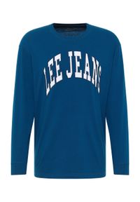 Lee - LEE LS VARSITY TEE MĘSKA KOSZULKA Z DŁUGIM RĘKAWEM LONGSLEEVE LOGO NADRUK ROYAL TEAL LL87FEA68. Długość rękawa: długi rękaw. Długość: długie. Wzór: nadruk