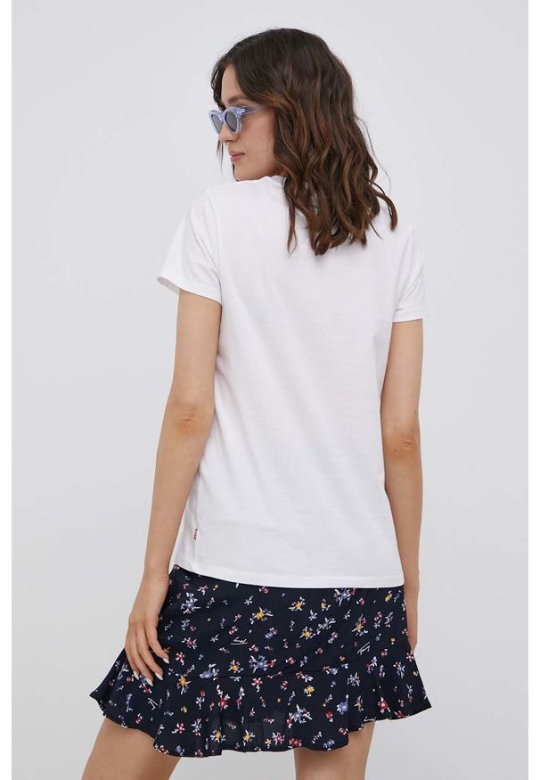 Levi's® - Levi's T-shirt bawełniany kolor biały. Okazja: na co dzień, na spotkanie biznesowe. Kolor: biały. Materiał: bawełna. Wzór: nadruk. Styl: biznesowy, casual