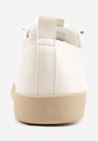 Born2be - Beżowe Wsuwane Tenisówki z Perforacją i Podeszwą z Bieżnikiem Illanya. Okazja: na co dzień. Zapięcie: bez zapięcia. Kolor: beżowy. Materiał: jeans. Szerokość cholewki: normalna. Styl: casual, klasyczny #6