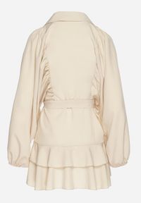 Born2be - Beżowa Sukienka Ozdobiona Paskiem i Falbanami Divilena. Okazja: na co dzień. Kolor: beżowy. Materiał: jeans. Wzór: aplikacja. Styl: casual, elegancki #6