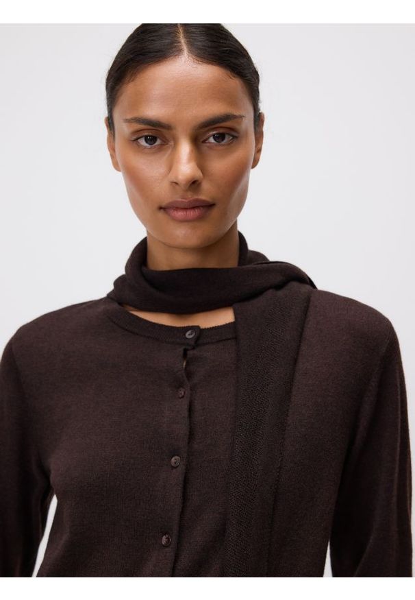 Reserved - Kardigan z odpinaną chustką - ciemnobrązowy. Kolor: brązowy. Materiał: dzianina, wełna