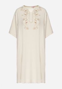 Born2be - Jasnobeżowa Sukienka Pudełkowa z Guzikami i Ozdobnymi Haftami Jenivanea. Okazja: na co dzień. Typ kołnierza: dekolt w serek. Kolor: beżowy. Materiał: skóra. Długość rękawa: długi rękaw. Wzór: haft. Styl: elegancki, casual #5