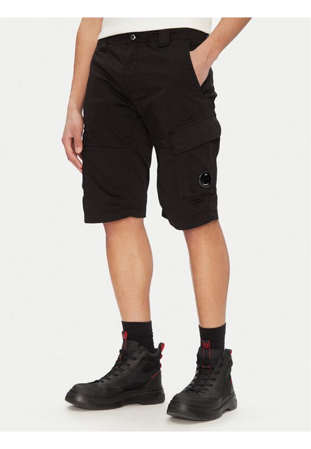 C.P. Company Szorty materiałowe 18CMBE116A005694G Czarny Regular Fit. Kolor: czarny. Materiał: bawełna