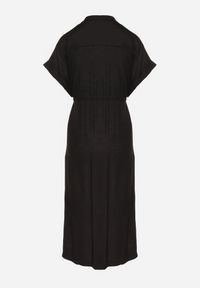 Born2be - Czarna Bawełniana Sukienka z Koszulową Górą i Ściągaczem w Talii Vikleta. Okazja: na co dzień. Typ kołnierza: dekolt w kształcie V. Kolor: czarny. Materiał: bawełna. Typ sukienki: koszulowe. Styl: casual, klasyczny #6