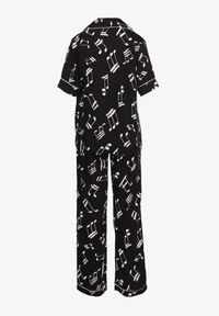 Renee - Czarny Wiskozowy Komplet Piżamowy Ozdobiony Printem Koszula na Krótki Rękaw i Długie Spodnie Angelae. Kolor: czarny. Materiał: wiskoza. Długość: krótkie. Wzór: nadruk, aplikacja #4