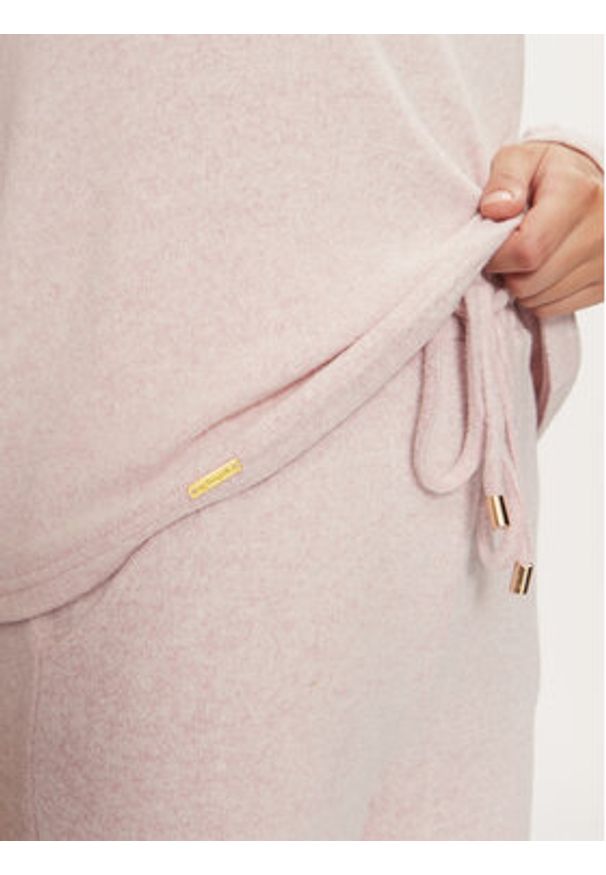 SELMARK - Selmark Piżama P8273 Różowy Relaxed Fit. Kolor: różowy. Materiał: wiskoza