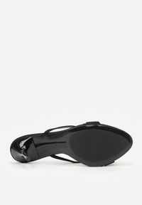 Born2be - Czarne Eleganckie Klapki na Szpilce z Owalną Metaliczną Aplikacją Zelleva. Okazja: na co dzień. Kolor: czarny. Wzór: aplikacja. Obcas: na szpilce. Styl: elegancki #5