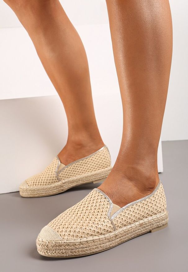 Born2be - Beżowe Espadryle Nonassociation. Nosek buta: okrągły. Zapięcie: bez zapięcia. Kolor: beżowy. Materiał: materiał. Wzór: aplikacja, ażurowy. Obcas: na obcasie. Wysokość obcasa: niski