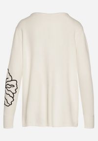 Born2be - Biały Sweter Ozdobiony Haftowanymi Kwiatami Halatusea. Okazja: na co dzień. Kolor: biały. Materiał: jeans. Wzór: kwiaty, aplikacja, haft. Styl: klasyczny, casual #2