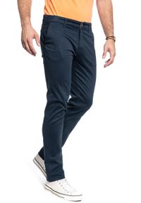 Wrangler - SPODNIE MĘSKIE WRANGLER CHINO IN NAVY W12CW3114