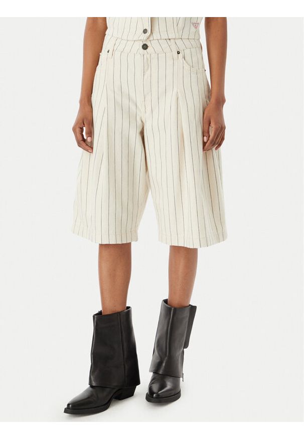 Guess Jeans Szorty jeansowe W6GDY5 D7961 Écru Loose Fit. Kolor: kremowy. Materiał: bawełna