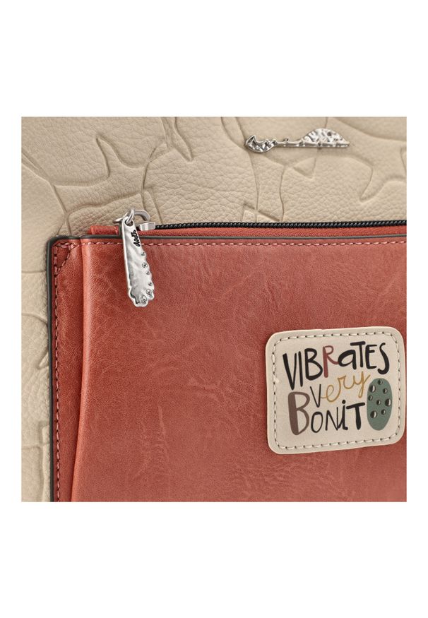 Pomarańczowa Elegancka Damska Torebka Anekke Z Laleczką. Kolor: pomarańczowy. Wzór: aplikacja. Materiał: zdobione. Styl: elegancki