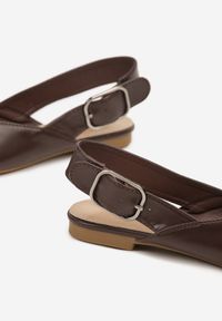 Renee - Ciemnobrązowe Sandały Vices Slingback z Paskiem ze Sprzączką Nirarine. Okazja: na spacer. Nosek buta: szpiczasty. Zapięcie: pasek. Kolor: brązowy. Wzór: koronka. Materiał: koronka. Obcas: na obcasie. Styl: elegancki. Wysokość obcasa: średni