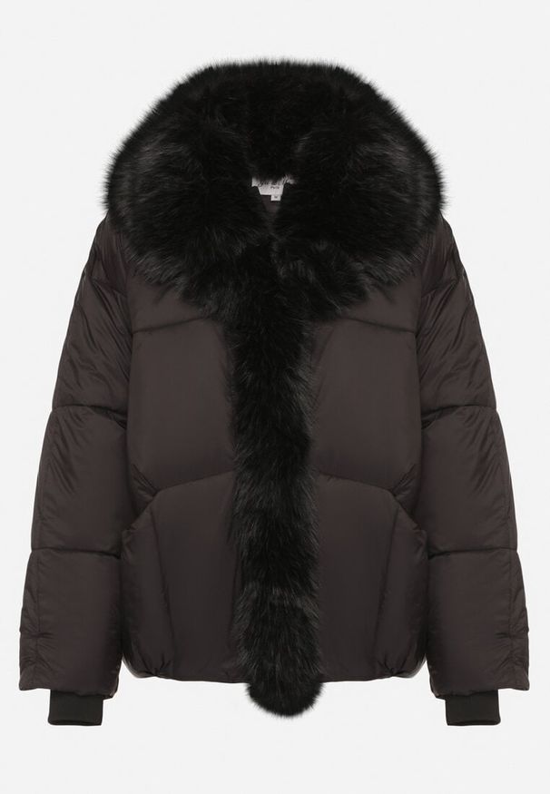Born2be - Czarna Pikowana Kurtka Oversize z Futrzanymi Zdobieniami Saranessa. Okazja: na co dzień. Kolor: czarny. Materiał: futro. Wzór: aplikacja. Styl: casual