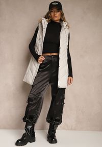 Renee - Jasnoszara Pikowana Kamizelka o Taliowanym Kroju z Kapturem Tulonea. Okazja: na co dzień. Typ kołnierza: kaptur. Kolor: szary. Materiał: jeans. Styl: casual #3