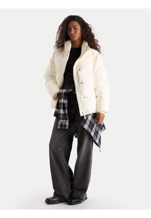 Mustang Kurtka zimowa Gillian 1016744 Écru Relaxed Fit. Materiał: syntetyk. Sezon: zima