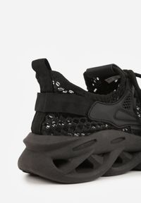 Renee - Czarne Buty Sportowe Sneakersy na Platformie Ozdobionej Tłoczeniem Teliriella. Okazja: na co dzień. Zapięcie: sznurówki. Kolor: czarny. Materiał: jeans. Wzór: aplikacja. Obcas: na platformie #7