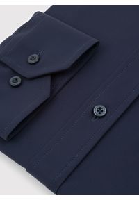 Pako Lorente - PAKO LORENTE – Granatowa koszula męska. Typ kołnierza: kołnierzyk klasyczny. Kolor: niebieski. Materiał: elastan, nylon. Długość rękawa: długi rękaw. Długość: długie. Styl: klasyczny #5