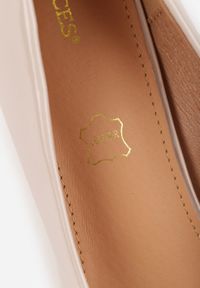 Born2be - Beżowe Klasyczne Czółenka na Szpilce Skórzaną Wkładką Valenthea. Okazja: na co dzień. Nosek buta: szpiczasty. Kolor: beżowy. Materiał: skóra. Obcas: na szpilce. Styl: klasyczny #3