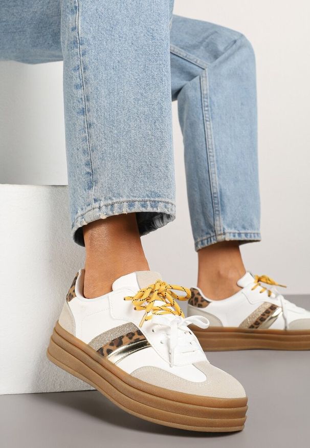 Born2be - Biało-Brązowe Sneakersy w Stylu Kultowych Tenisówek z Dodatkowymi Sznurówkami Nasalla. Okazja: na co dzień. Zapięcie: sznurówki. Kolor: biały. Materiał: jeans