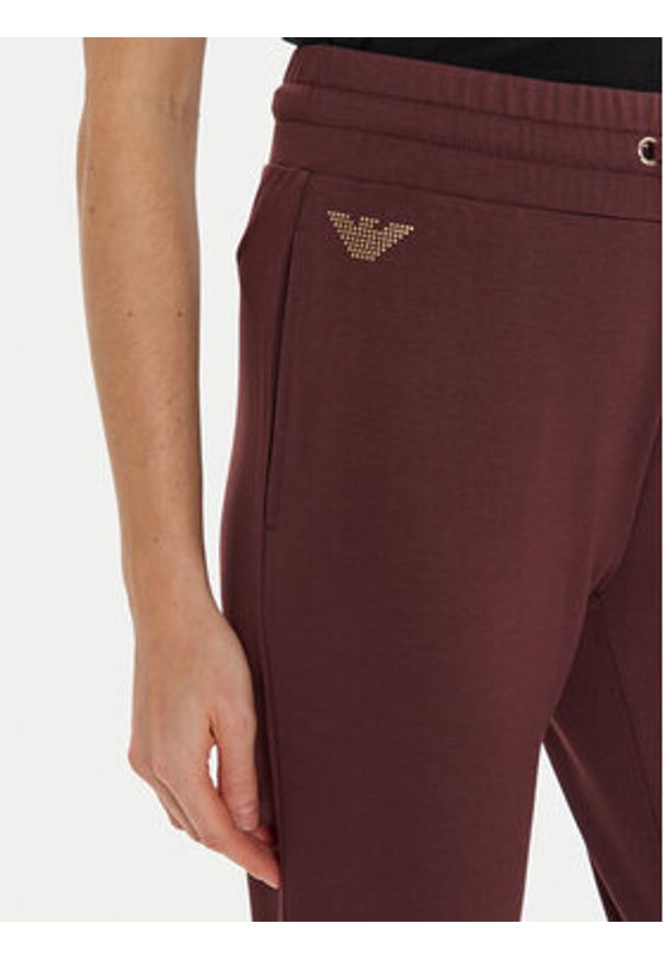 EA7 Emporio Armani Spodnie dresowe 8NTP66 TJ9RZ 1755 Brązowy Regular Fit. Kolor: brązowy. Materiał: syntetyk