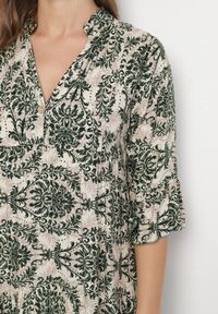 Born2be - Ciemnozielona Rozkloszowana Sukienka z Bawełny z Falbanami w Ornamentalny Wzór Lanoreth. Okazja: na co dzień, na spacer. Typ kołnierza: dekolt w serek. Kolor: zielony. Materiał: bawełna. Typ sukienki: rozkloszowane, proste. Styl: klasyczny, casual #6