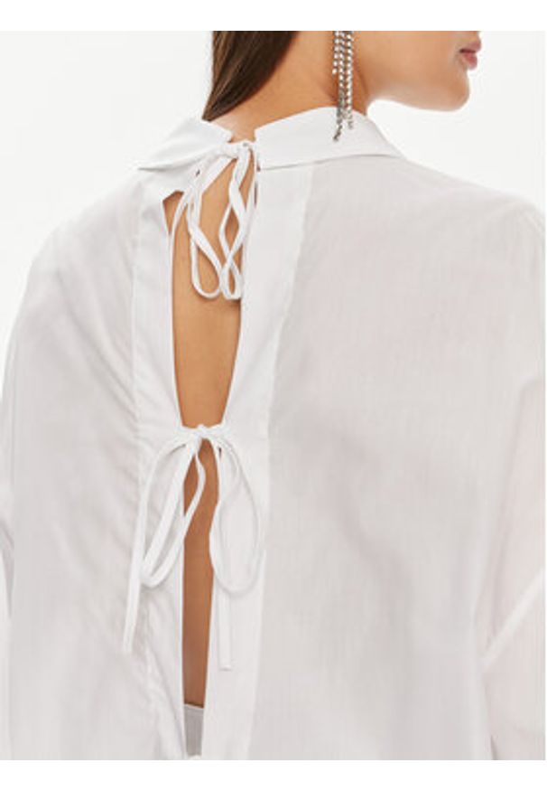 ViCOLO Koszula TB0945 Biały Relaxed Fit. Kolor: biały. Materiał: bawełna
