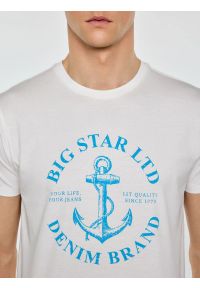 Big-Star - Koszulka męska z kontrastowym nadrukiem biała Kartes 100. Kolor: biały. Materiał: dzianina, bawełna. Wzór: nadruk. Styl: klasyczny #4