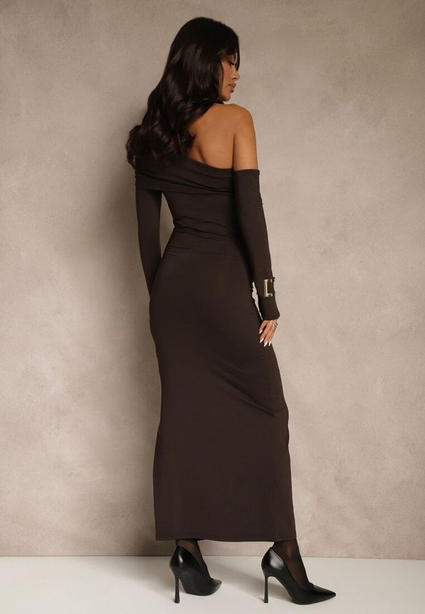 Renee - Brązowa Sukienka z Wiskozą Aplikacją Marszczeniem i Wywiniętym Dekoltem Reilenna. Kolor: brązowy. Materiał: wiskoza. Wzór: aplikacja