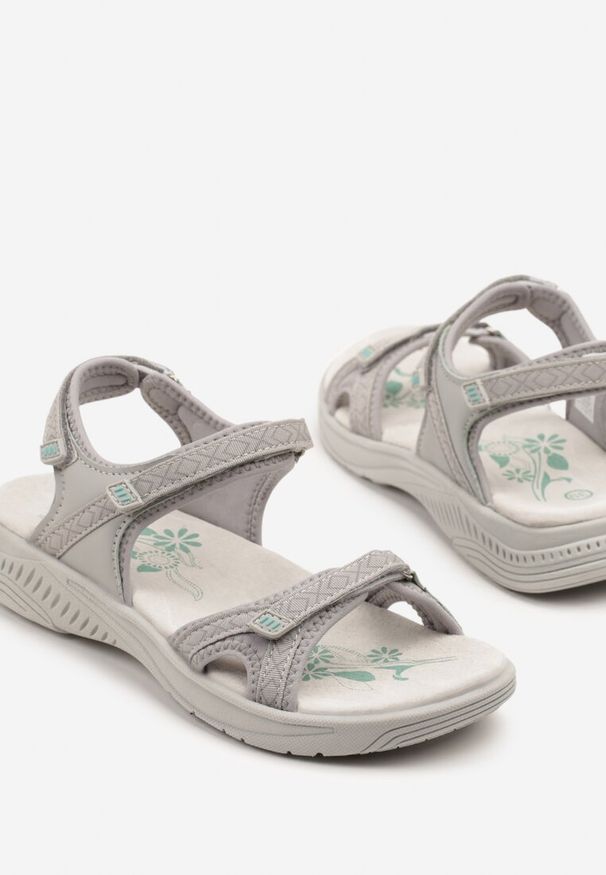 Born2be - Szare Sandały w Sportowym Stylu ze Skórzaną Wkładką Sadele. Okazja: na co dzień, na spacer. Zapięcie: rzepy. Kolor: szary. Materiał: skóra. Sezon: lato. Obcas: na obcasie. Styl: sportowy. Wysokość obcasa: niski