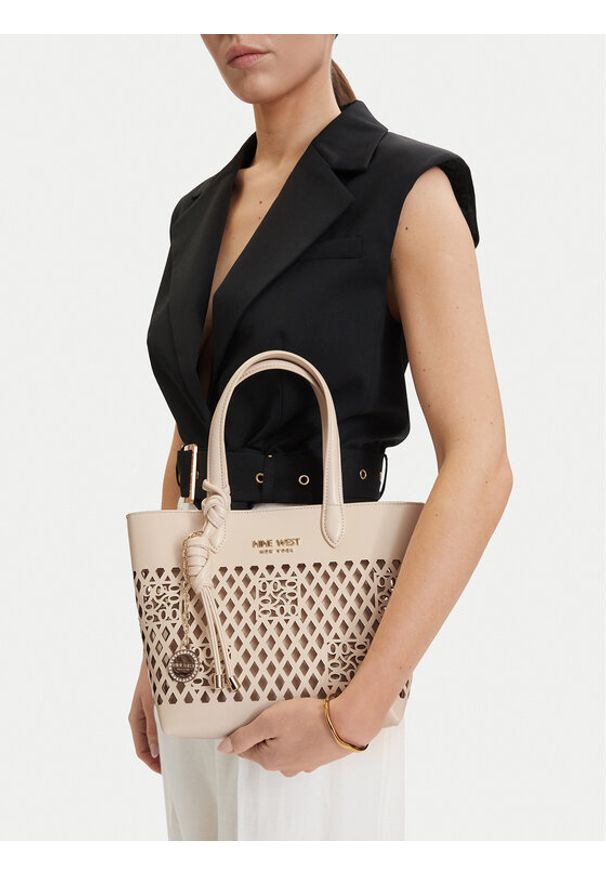 Nine West Torebka CEO-Essex Light-LDA8698A Beżowy. Kolor: beżowy. Materiał: skórzane