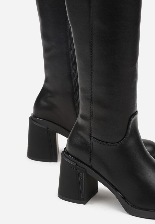 Born2be - Czarne Skórzane Kozaki VICES na Obcasie Fezunda. Okazja: na co dzień. Wysokość cholewki: przed kolano. Kolor: czarny. Materiał: skóra. Szerokość cholewki: normalna. Obcas: na obcasie. Styl: elegancki, klasyczny, casual. Wysokość obcasa: średni