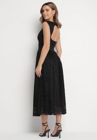 Born2be - Czarna Koronkowa Sukienka o Rozkloszowanym Kroju z Odkrytymi Plecami Nelamia. Okazja: na co dzień, na imprezę. Kolor: czarny. Materiał: koronka. Długość rękawa: bez rękawów. Styl: casual, elegancki, wizytowy #3