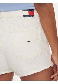 Tommy Jeans Szorty jeansowe DW0DW17643 Biały Regular Fit. Kolor: biały. Materiał: bawełna #4
