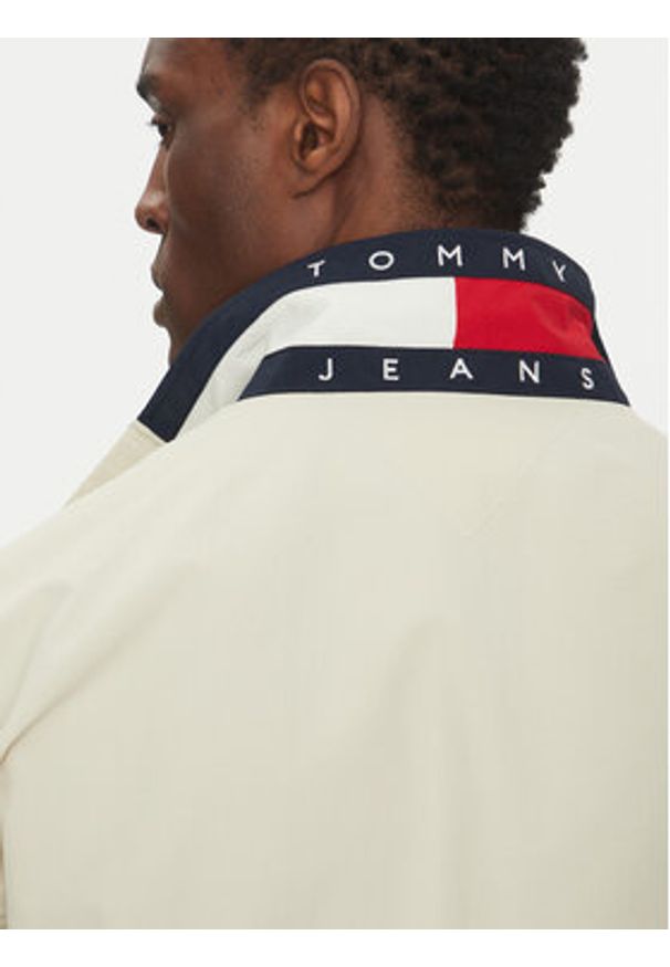 Tommy Jeans Kurtka przejściowa Dna Ess DM0DM20900 Beżowy Regular Fit. Kolor: beżowy. Materiał: syntetyk