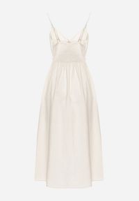 Born2be - Jasnobeżowa Bawełniana Sukienka o Rozkloszowanym Kroju na Ramiączkach z Guzikami Firbia. Okazja: na co dzień. Typ kołnierza: dekolt w kształcie V. Kolor: beżowy. Materiał: bawełna. Długość rękawa: na ramiączkach. Typ sukienki: rozkloszowane. Styl: elegancki, casual #6