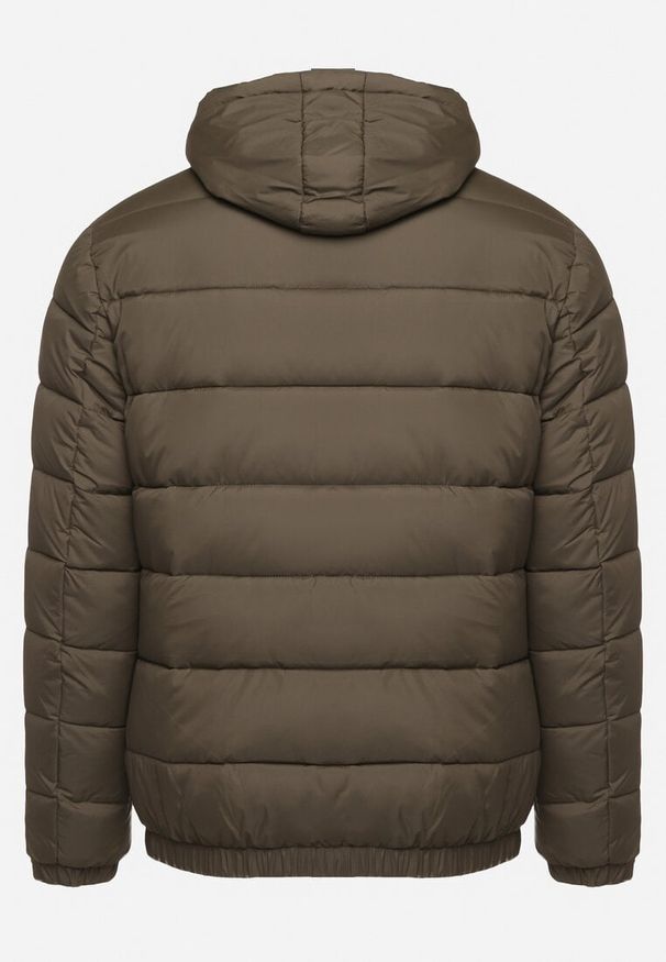 Born2be - Ciemnozielona Pikowana Kurtka o Prostym Kroju z Odpinanym Kapturem Tilida. Okazja: na co dzień. Kolor: zielony. Materiał: materiał, tkanina, jeans. Sezon: zima. Styl: elegancki, casual