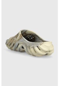 Crocs klapki Echo Marbled Slide kolor beżowy 208467 208467.2Y3-2Y3. Kolor: beżowy. Materiał: materiał, guma #5