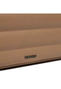 Calvin Klein Torebka Line Quilt Md Conv Shoulder Bag K60K612117 Brązowy. Kolor: brązowy. Materiał: skórzane