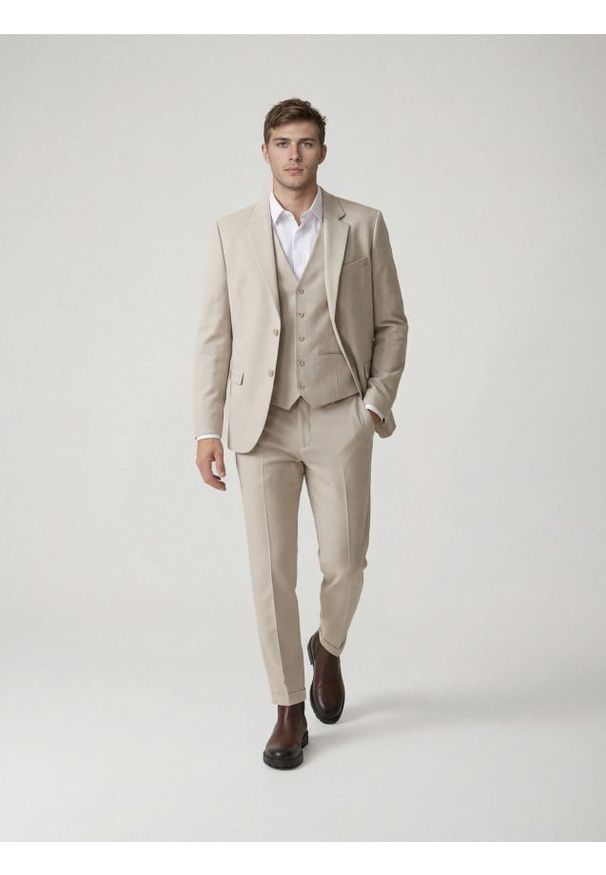 Reserved - Marynarka regular z dodatkiem wiskozy - beżowy. Kolor: beżowy. Materiał: wiskoza