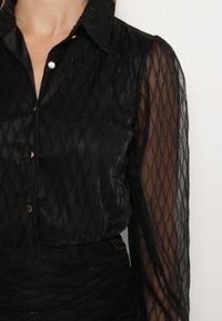 Born2be - Czarna Sukienka z Przezroczystą Koszulową Górą Dopasowanym Dołem i Metaliczną Nicią Sassini. Okazja: na randkę. Kolor: czarny. Typ sukienki: koszulowe. Styl: klasyczny, elegancki #3