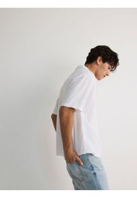 Reserved - Koszula comfort z lnem - biały. Kolor: biały. Materiał: len #1