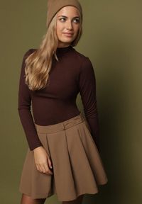 Born2be - Brązowa Wiskozowa Bluzka Połgolf Farriva. Okazja: na co dzień. Kolor: brązowy. Materiał: wiskoza. Styl: casual, elegancki