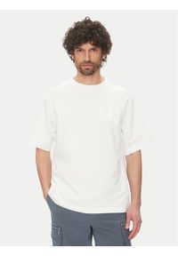 Michael Kors T-Shirt CS552HY1V2 Biały Regular Fit. Kolor: biały. Materiał: bawełna